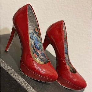 Red, 4 inch, Madden Girl, platform pumps